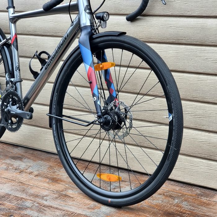 28 BERGAMONT Grandurance RD 3 GRAVEL Shimano Claris. Disc. LED