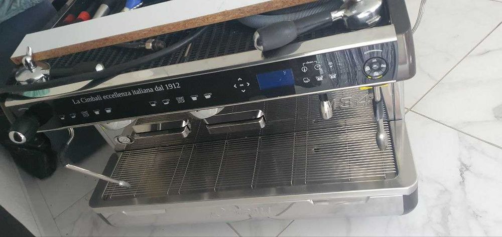 Продам професійну кавомашину La Cimbali M34