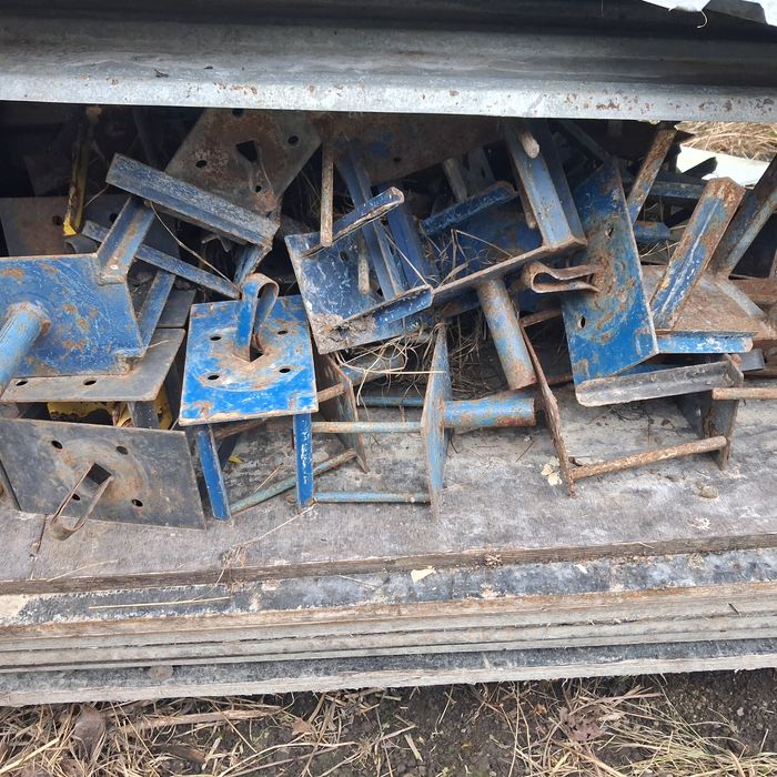 Оренда опалубки( триноги, корони, стійки,балки)и