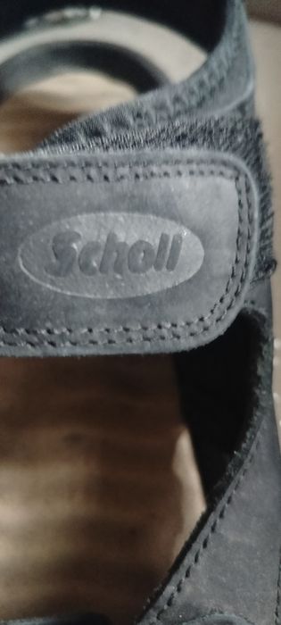 Nowe czarne sandały zdrowotne Scholl