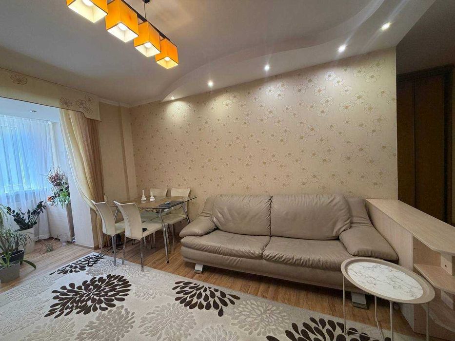 Продаж 3к квартири мікрорайон Виставка
