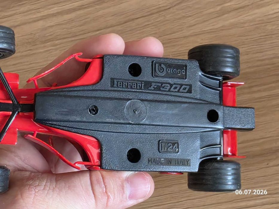 Bburago 1/24 - F1 Ferrari F300
