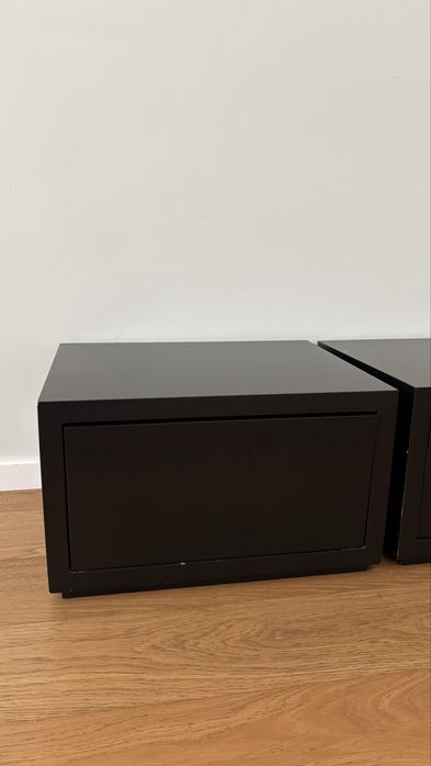 Mesinha de cabeceira Ikea