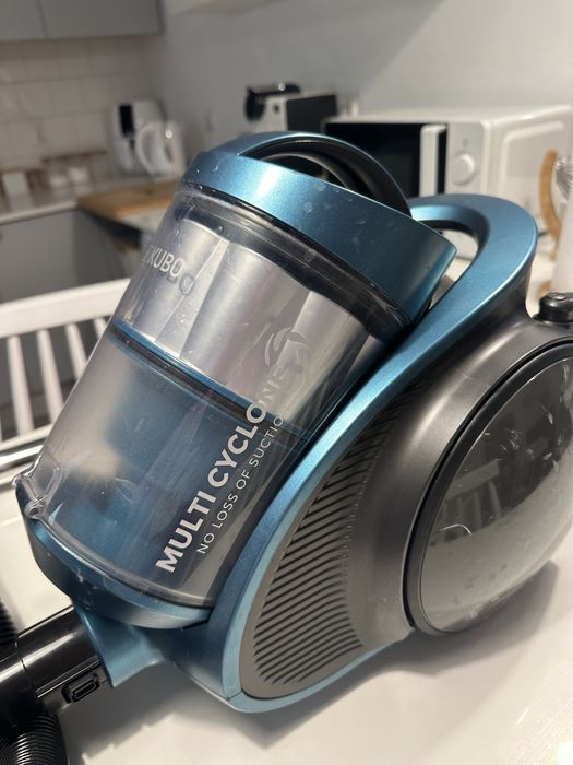 Aspirador sem saco em otimo estado marca KUBO