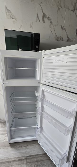 Microndas e geladeira