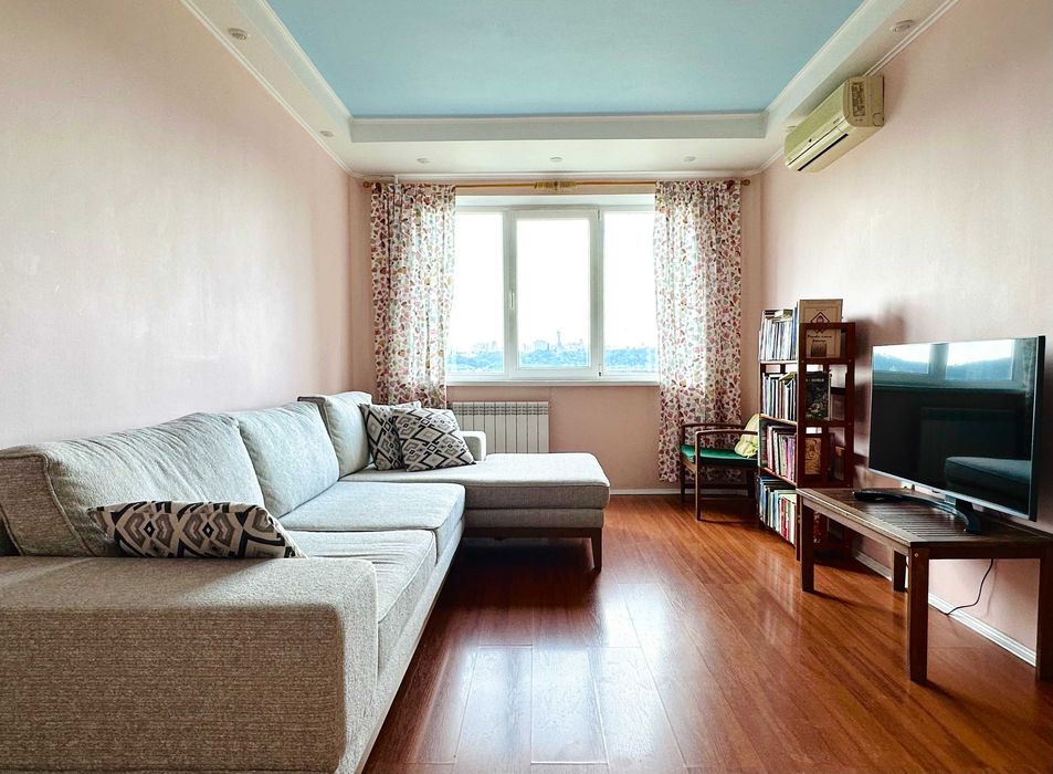 Продам світлу 3-к квартиру 62м² вул Дніпровська набережна Березняки