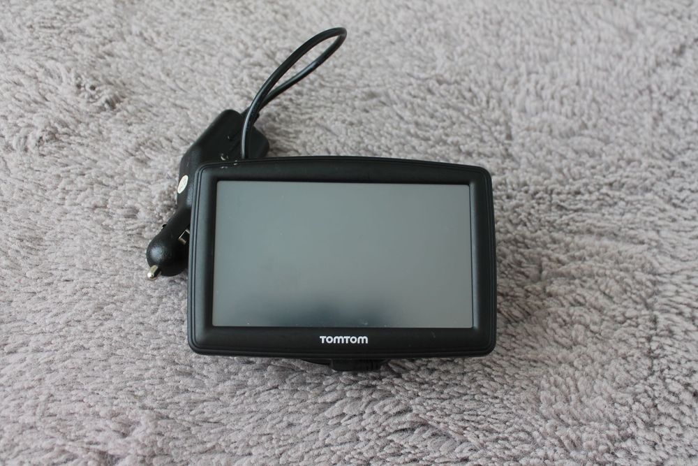 GPS TomTom XXL IQ Routes – Ecrã 5" – Com Suporte e Carregador