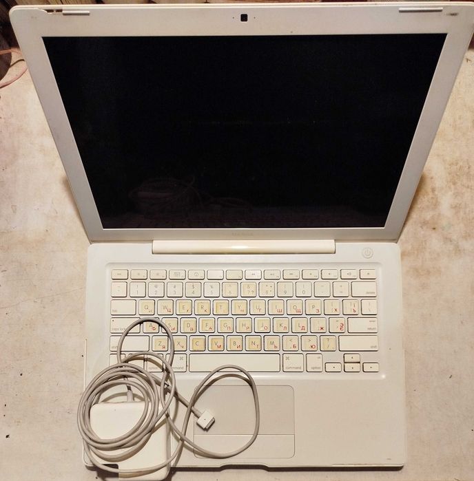 04.12 Лот мобільних, захищених, радіотелефонів та смартфонів. Вживані.