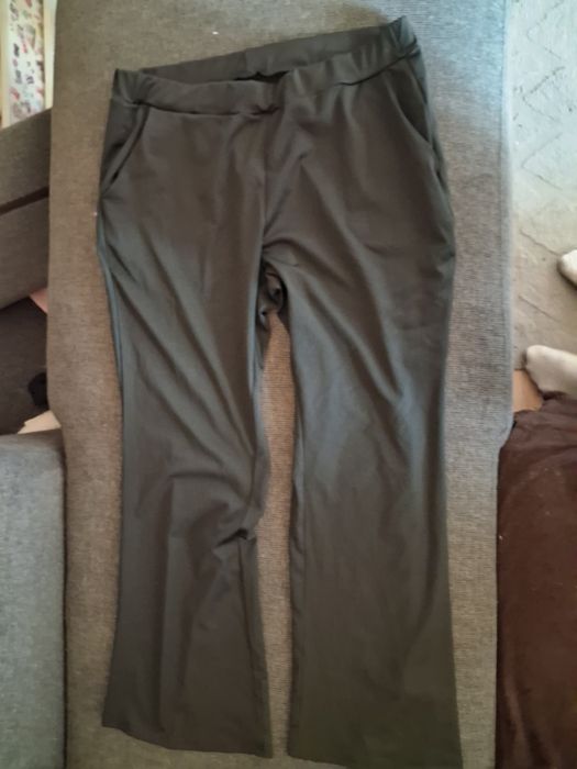 Spodnie dzwony czarne nowe
