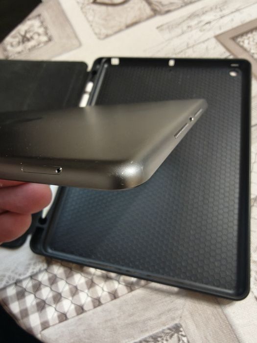 Apple iPad 8 32GB WiFi Cellular 10.2 + оригінальний Apple Pencil 1