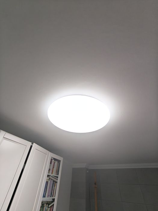 Duża lampa sufitowa LED .Średnica 76cm Pilot