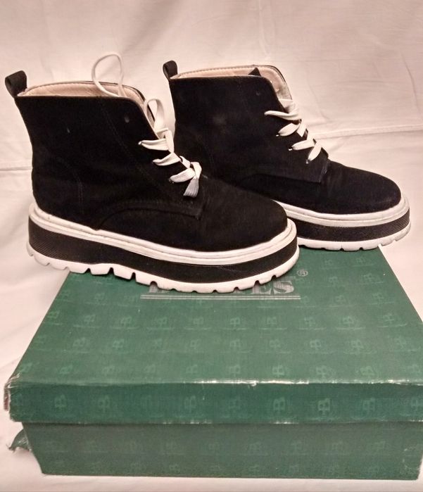 Ботіночки жіночі чорні