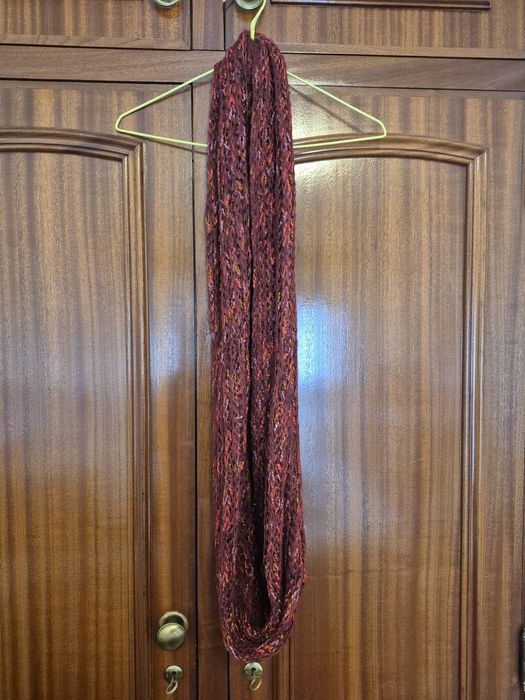 Gola  / cachecol em tons de bordeuax