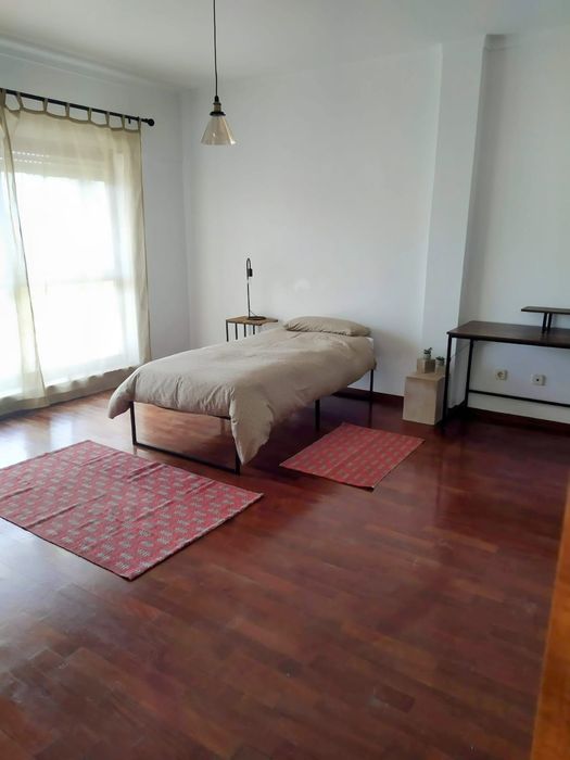 Quarto para arrendar - Santarém