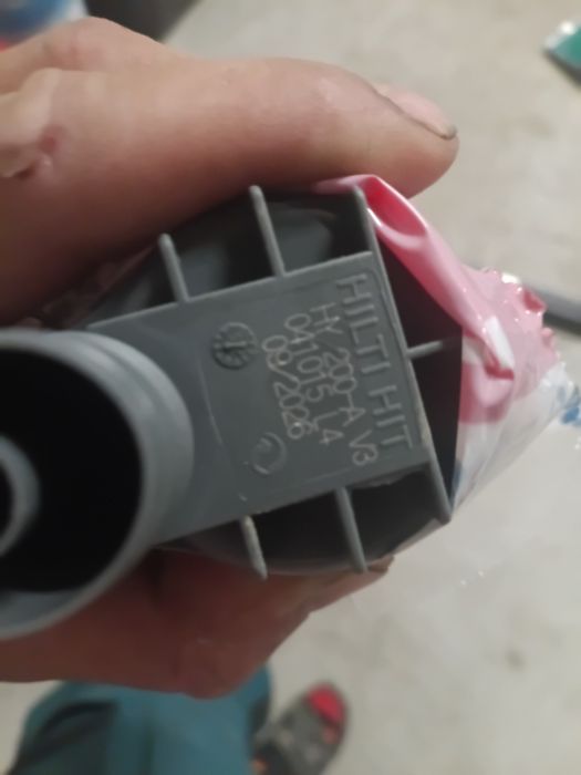 Kotwa chemiczna Hilti 200
