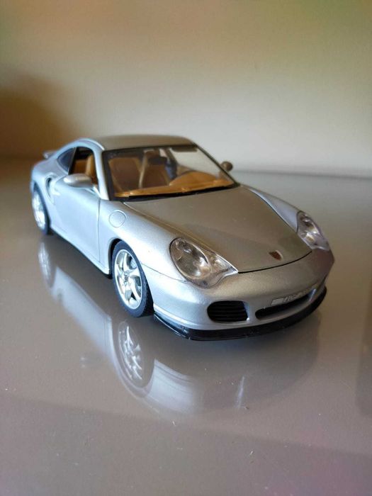 Porsche 996 Turbo 1/18 Burago