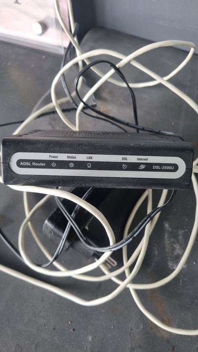 ADSL-модем (роутер) D-Link DSL-2500U.
