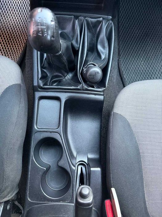 Mitsubisi L200 продаж