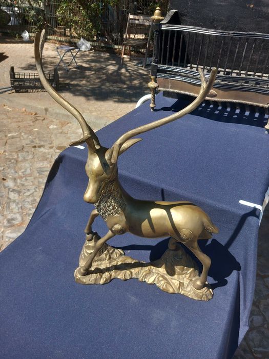 Antigo Grande Bronze Buck Veado, Escultura maciça