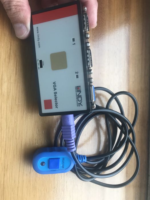 Auto switch marca Lindy (2 portas Vga)