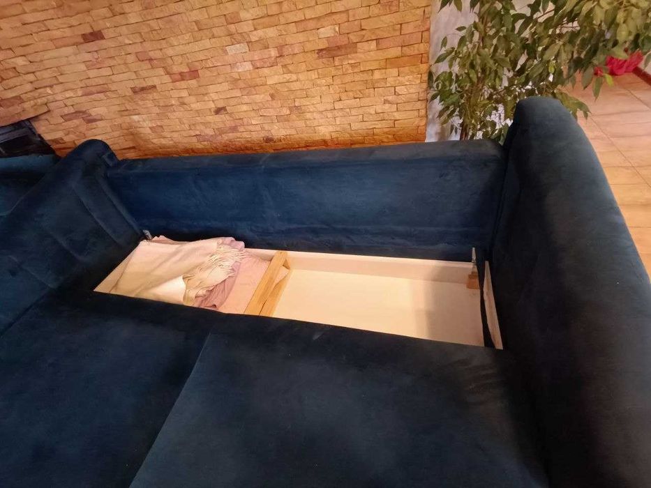 Sofa granatowa Agata Meble – stan idealny – spanie 150x200 + pojemnik