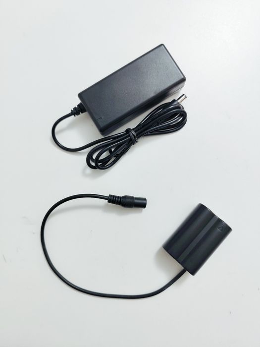 Alimentação externa Câmaras Canon que utilizembaterias BP-511