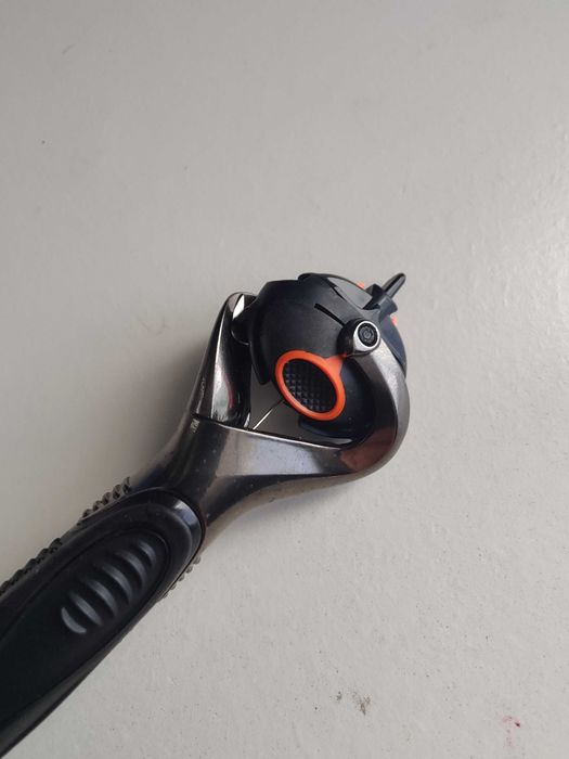 gillete com vibração metalica