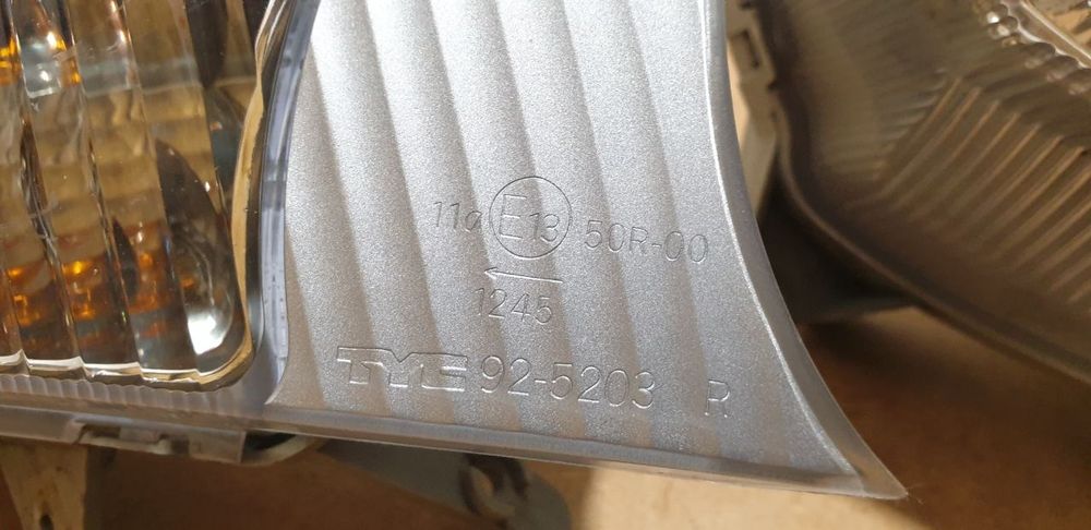 Фара передня Suzuki Burgman 200