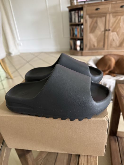Yeezy SLIDE r. 38