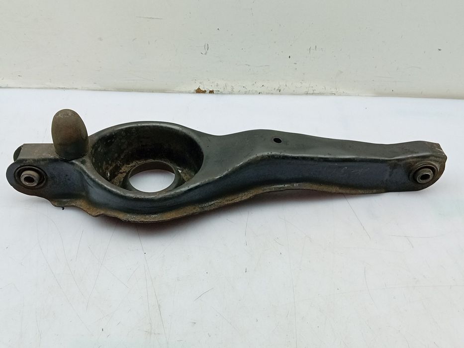 Braço de suspensão trás direito MAZDA 3 (BK)