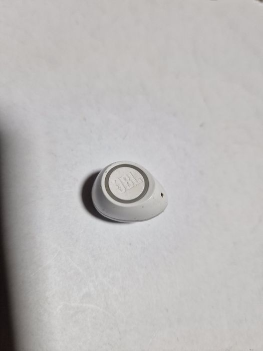 Sluchawka pojedyncza  prawa Jbl free 2