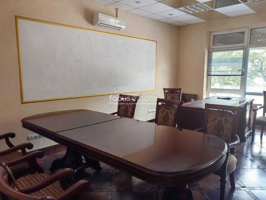 Без%. Фасад. Два входи. Офіс 220м2. Оболонь. Оболонська Набережна 15