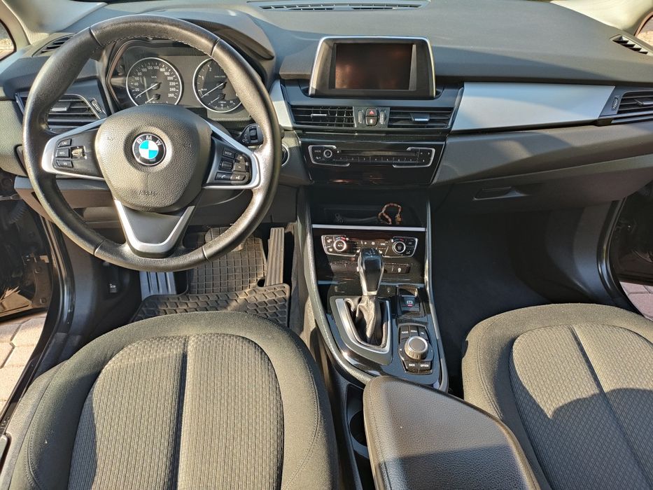 Do sprzedania BMW 218 D.  7-osobowy.