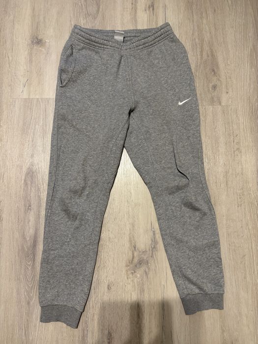 Sprzedam spodnie dresowe Nike – rozmiar S