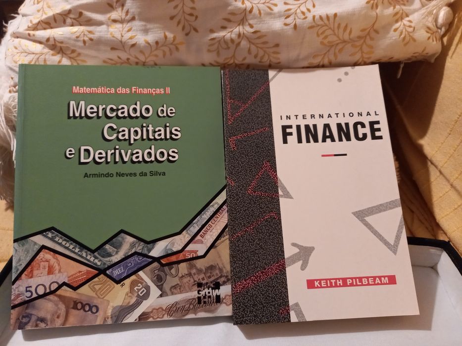 Manuais universitários - Economia e Gestão