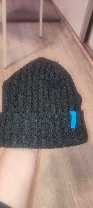 Szara czapka Cropp rozm S-M