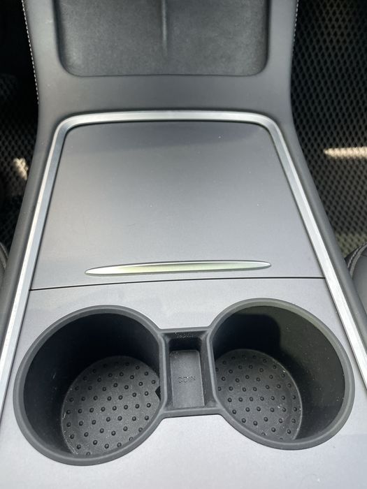 Продам Tesla Y 2022