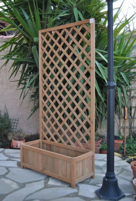 Floreira madeira com painel ripado