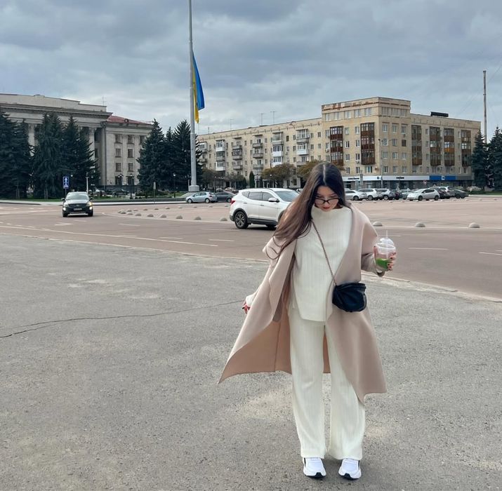 Пальто весняне з поясом