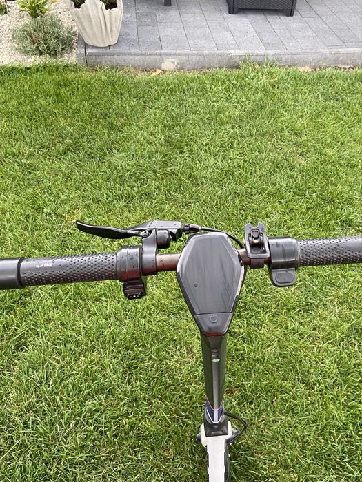 Hulajnoga elektryczna aprillia esrz