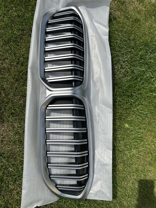 Oryginalny grill BMW G20 LCI komplet OEM, stan bdb