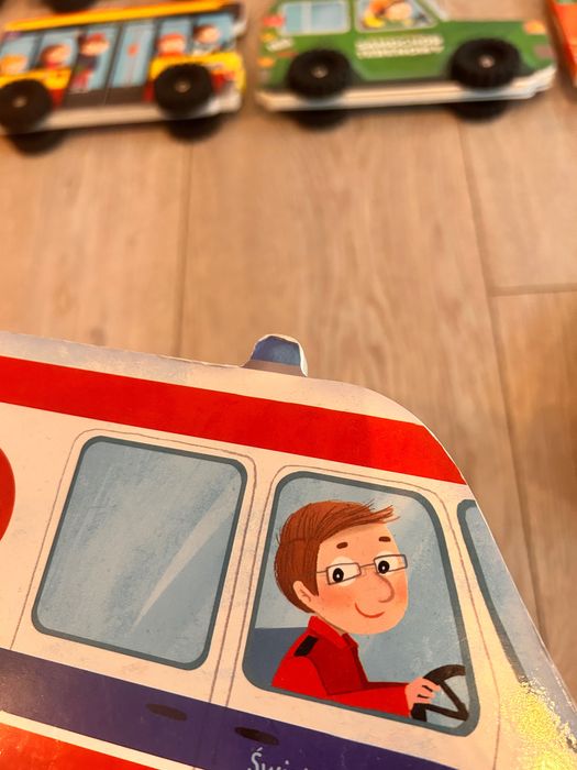 Świat na kółkach 11 książek aksjomat