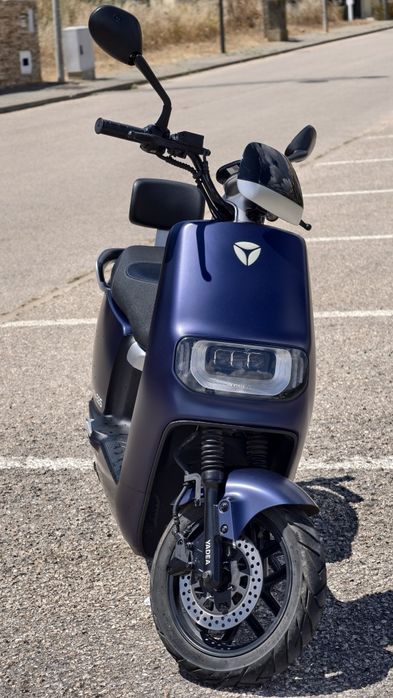 Vendo scooter elétrico equivalente 50cc Yadea e8s