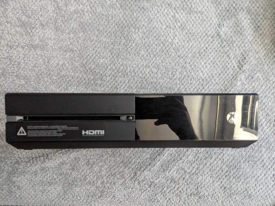 Xbox one 500gb (bez pada)