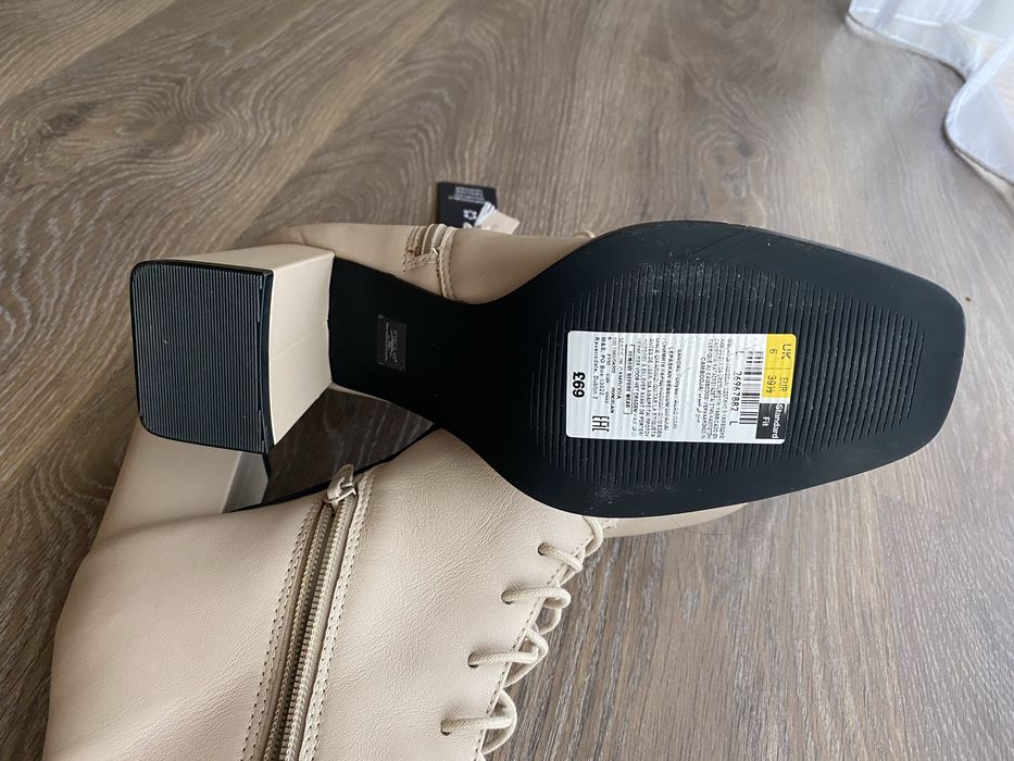 Нові  шкіряні ботильйони M&S  39,5 (UK 6) устілка 26cm