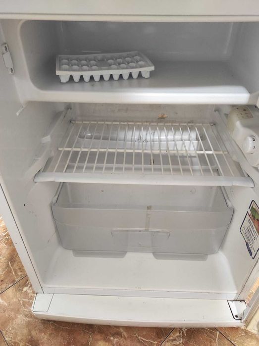 Продається холодильник INDESIT