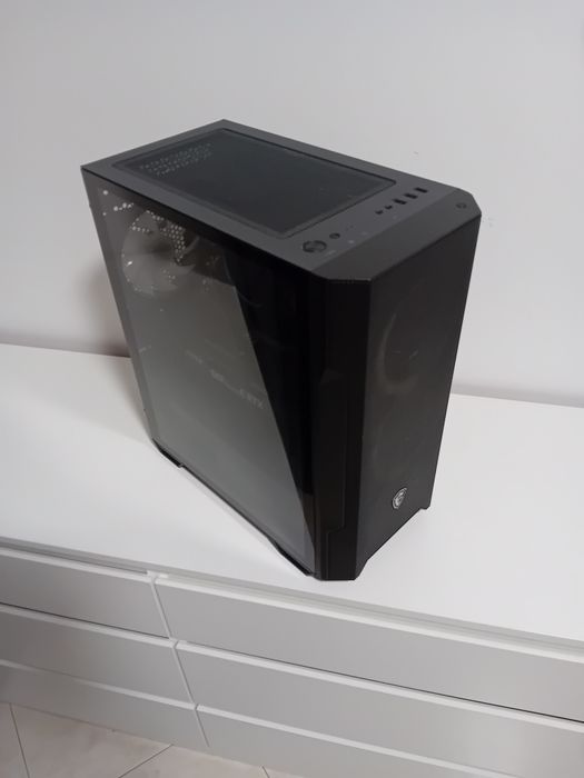 Setup gamer em bom estado