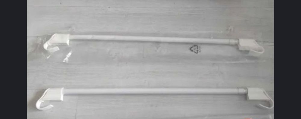 Mini karnisz na okno 2 sztuki.