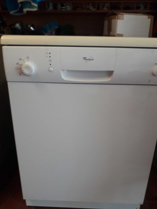Máquina lavar loiça whirlpool