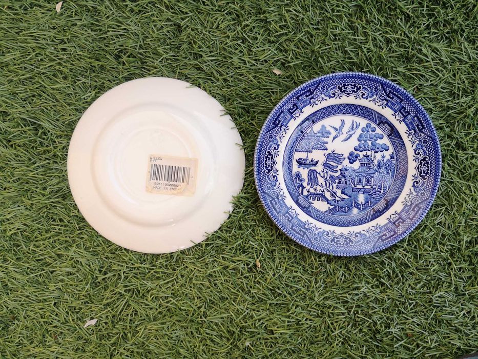 Blue-toned dinnerware set443823685800437762